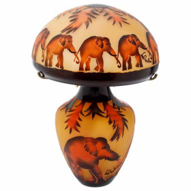 La lampe éléphants, par l’Homme Moderne.