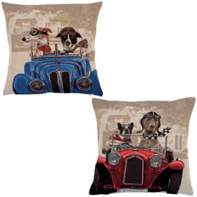 Les deux housses de coussin voiture, par l’Homme Moderne.