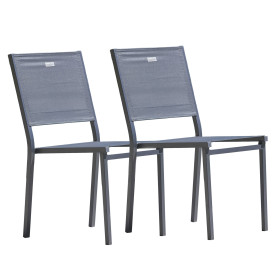 Les 2 chaises supplémentaires, par l’Homme Moderne.