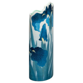 Vase fleurs bleues, par l’Homme Moderne.