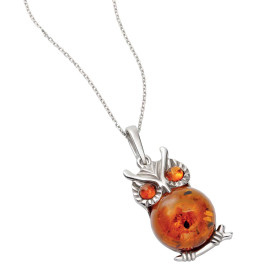 Pendentif chouette en ambre, par l’Homme Moderne.